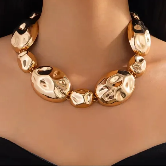 NEW! Zara Gold unique shape Statement Necklace and Earring Set NWT - Picture 7 of 8